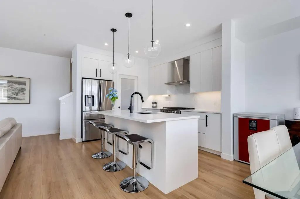 7820 Spring Willow Drive SW Calgary AB T3H 6E1