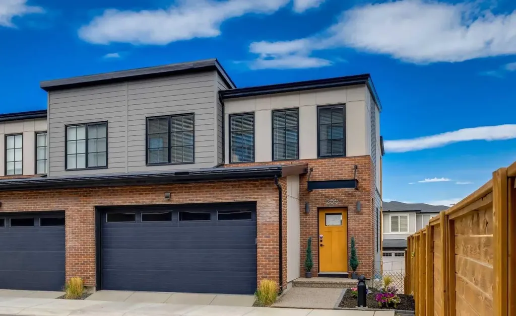 7820 Spring Willow Drive SW Calgary AB T3H 6E1
