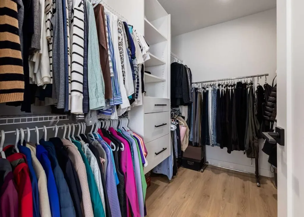 7820 Spring Willow Drive SW Calgary AB T3H 6E1