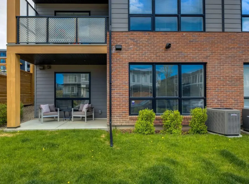 7820 Spring Willow Drive SW Calgary AB T3H 6E1