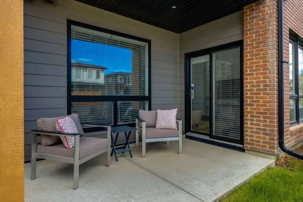 7820 Spring Willow Drive SW Calgary AB T3H 6E1