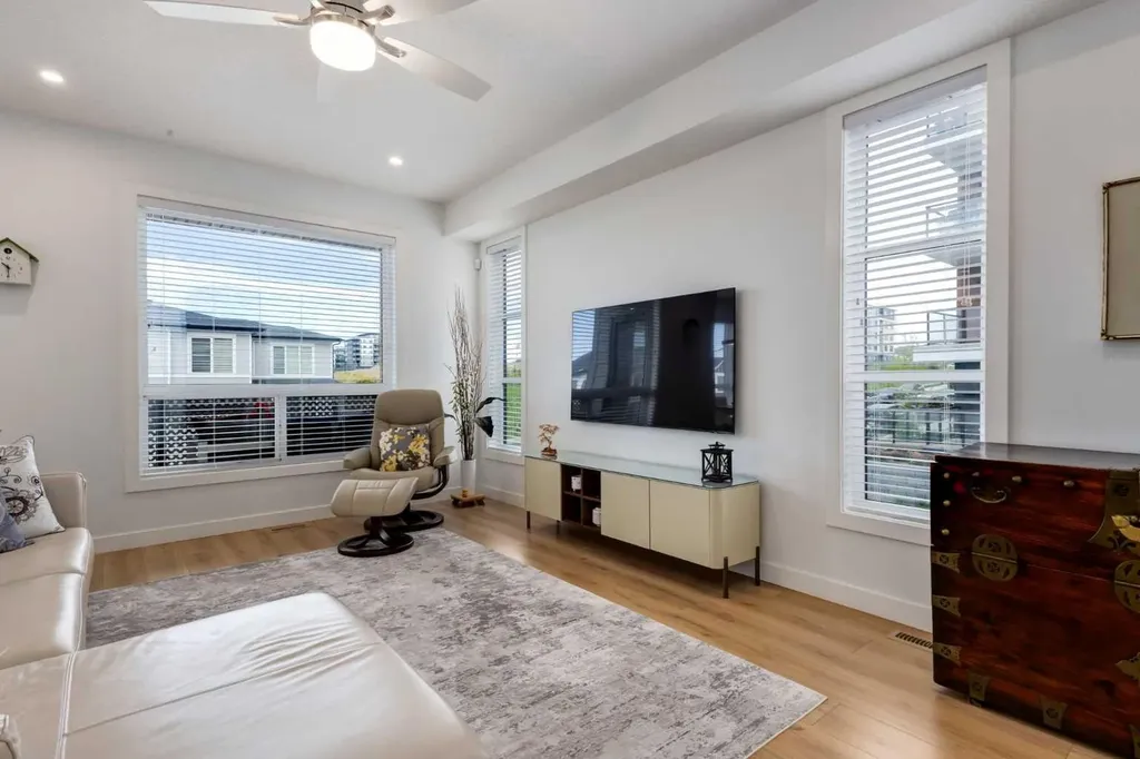 7820 Spring Willow Drive SW Calgary AB T3H 6E1