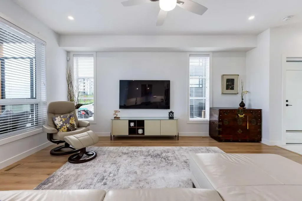 7820 Spring Willow Drive SW Calgary AB T3H 6E1