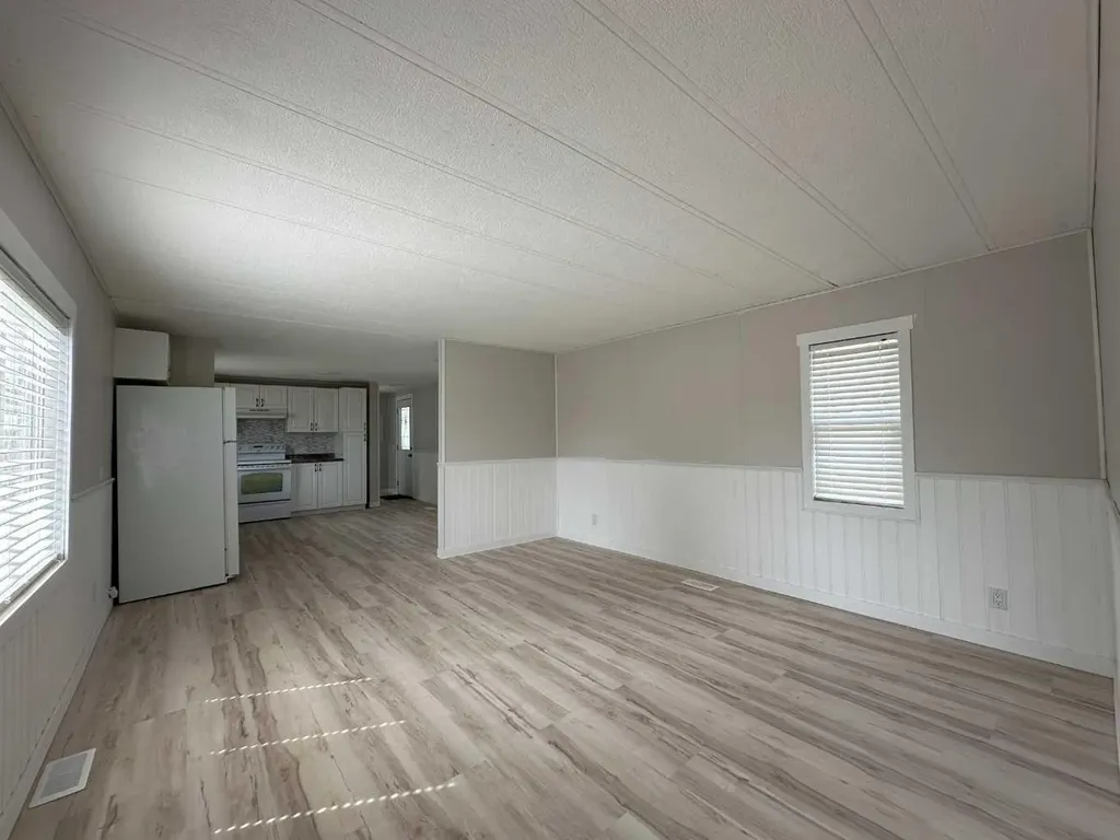 5020 Highway 2a Ponoka AB T4J 1E3
