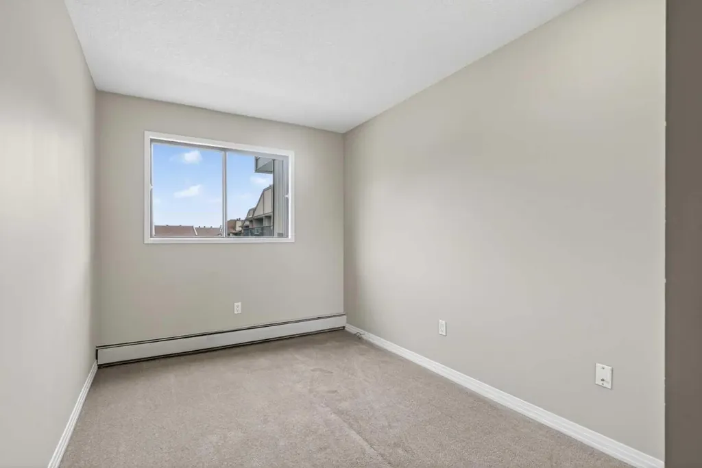 13045 6 Street SW Calgary AB T2W 5H1
