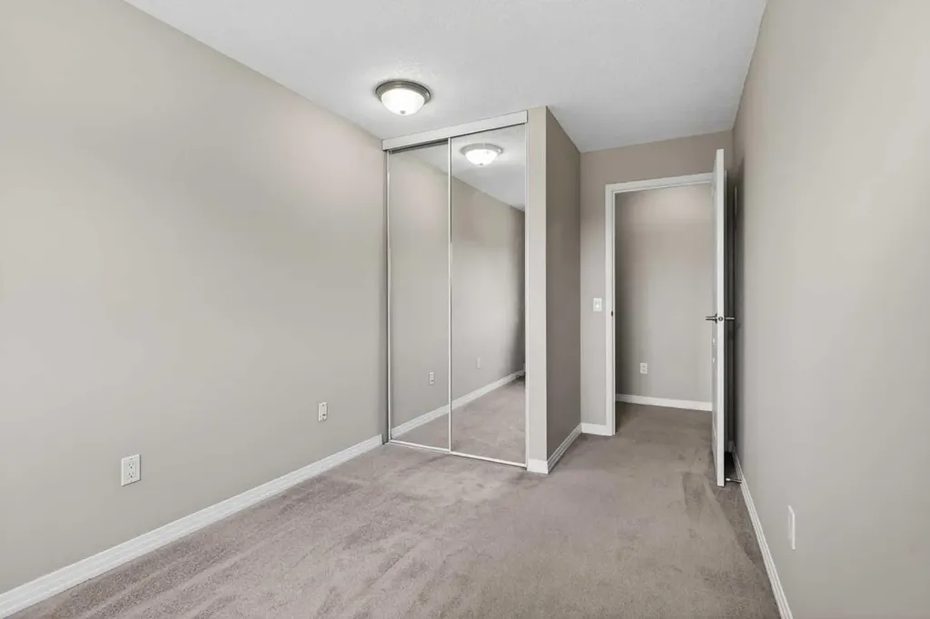 13045 6 Street SW Calgary AB T2W 5H1