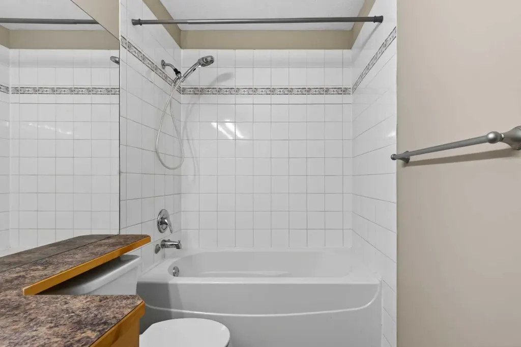 13045 6 Street SW Calgary AB T2W 5H1