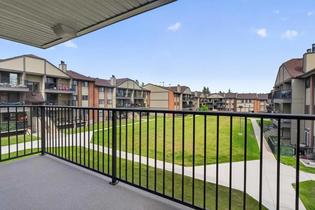 13045 6 Street SW Calgary AB T2W 5H1