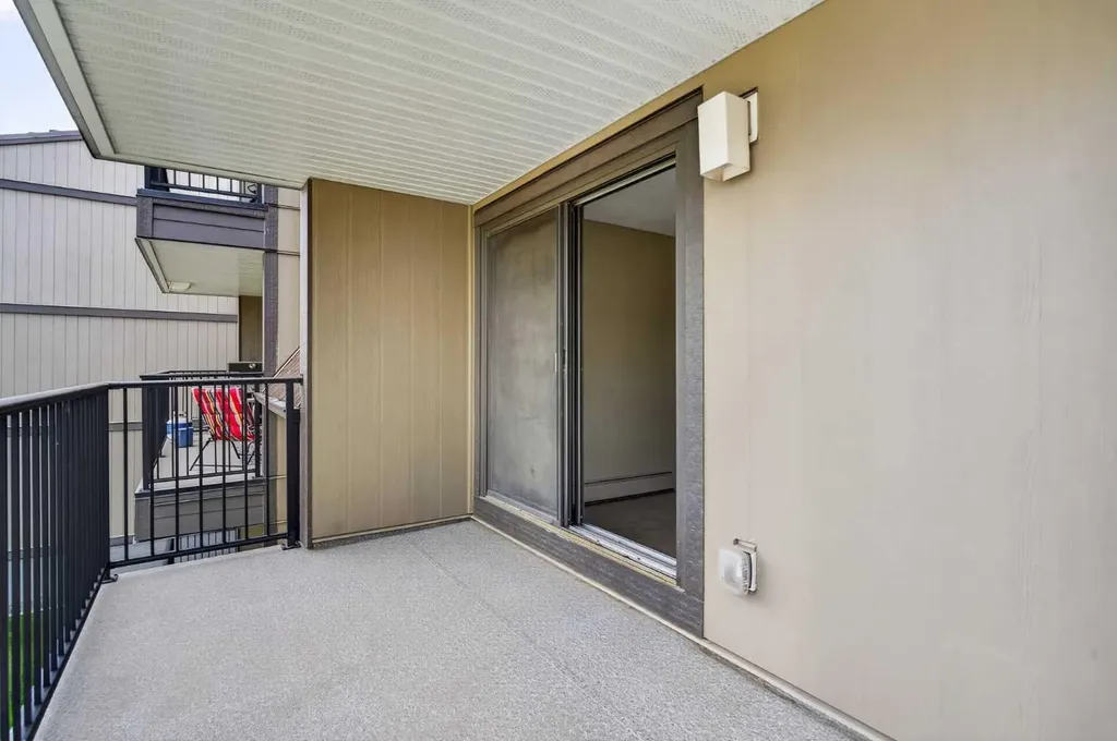 13045 6 Street SW Calgary AB T2W 5H1