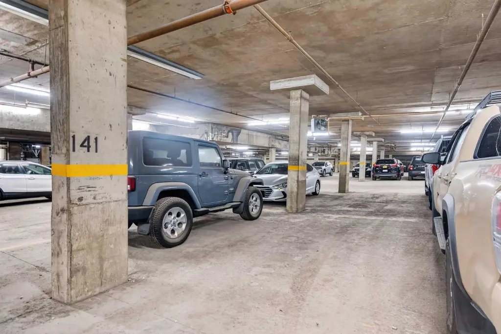 13045 6 Street SW Calgary AB T2W 5H1