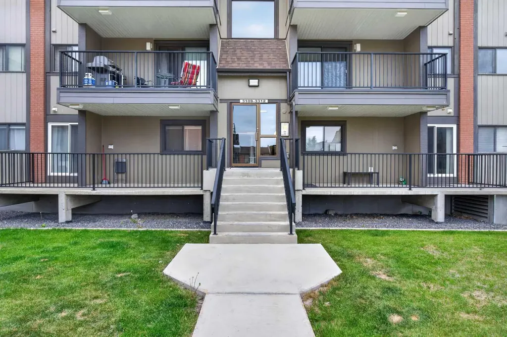 13045 6 Street SW Calgary AB T2W 5H1