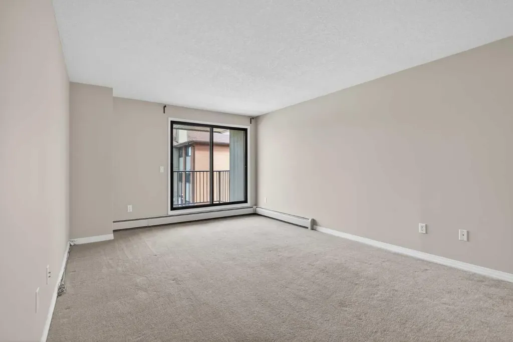 13045 6 Street SW Calgary AB T2W 5H1