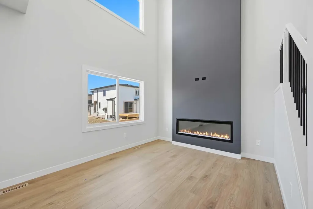 46 Waterford Mews Chestermere AB T1X 3B6