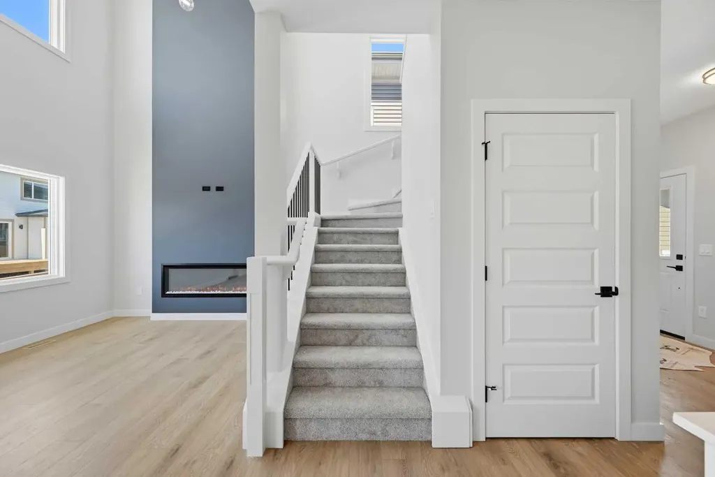 46 Waterford Mews Chestermere AB T1X 3B6