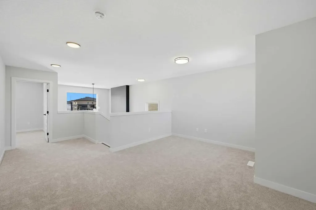 46 Waterford Mews Chestermere AB T1X 3B6