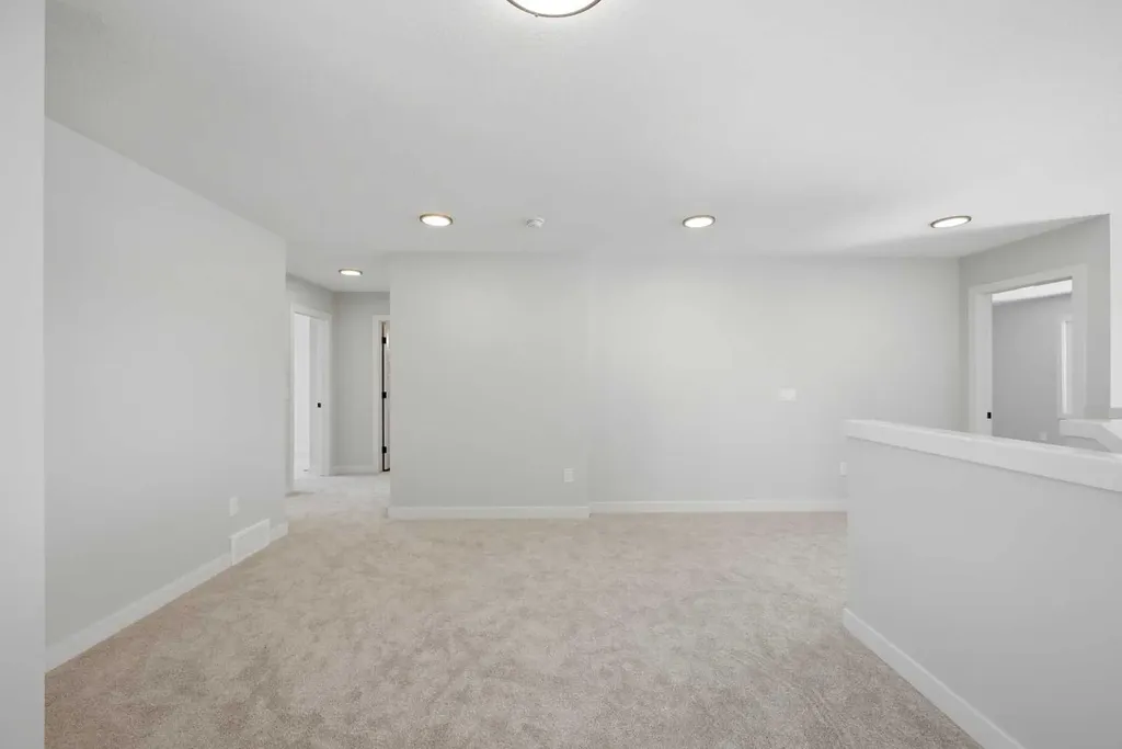 46 Waterford Mews Chestermere AB T1X 3B6