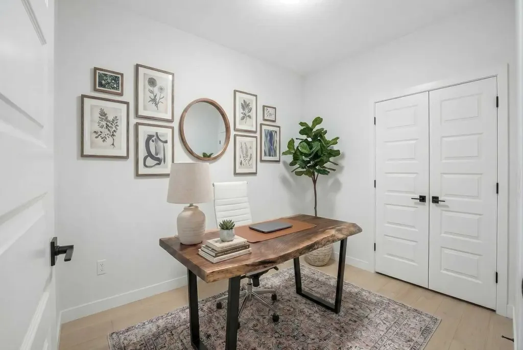 46 Waterford Mews Chestermere AB T1X 3B6