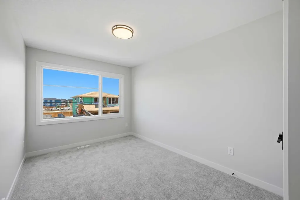 46 Waterford Mews Chestermere AB T1X 3B6