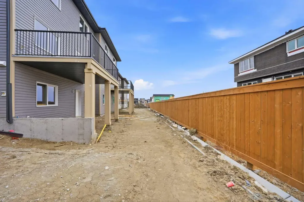 46 Waterford Mews Chestermere AB T1X 3B6