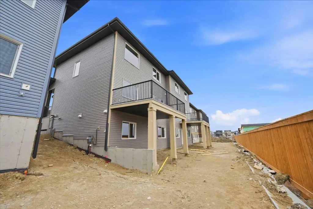 46 Waterford Mews Chestermere AB T1X 3B6