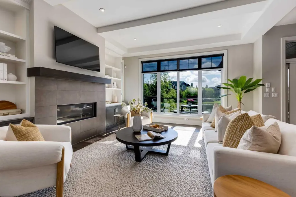 6 Heaver Gate Heritage Pointe AB T1S 4K1