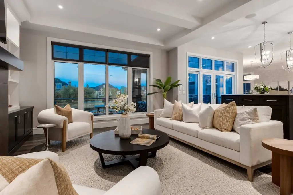 6 Heaver Gate Heritage Pointe AB T1S 4K1