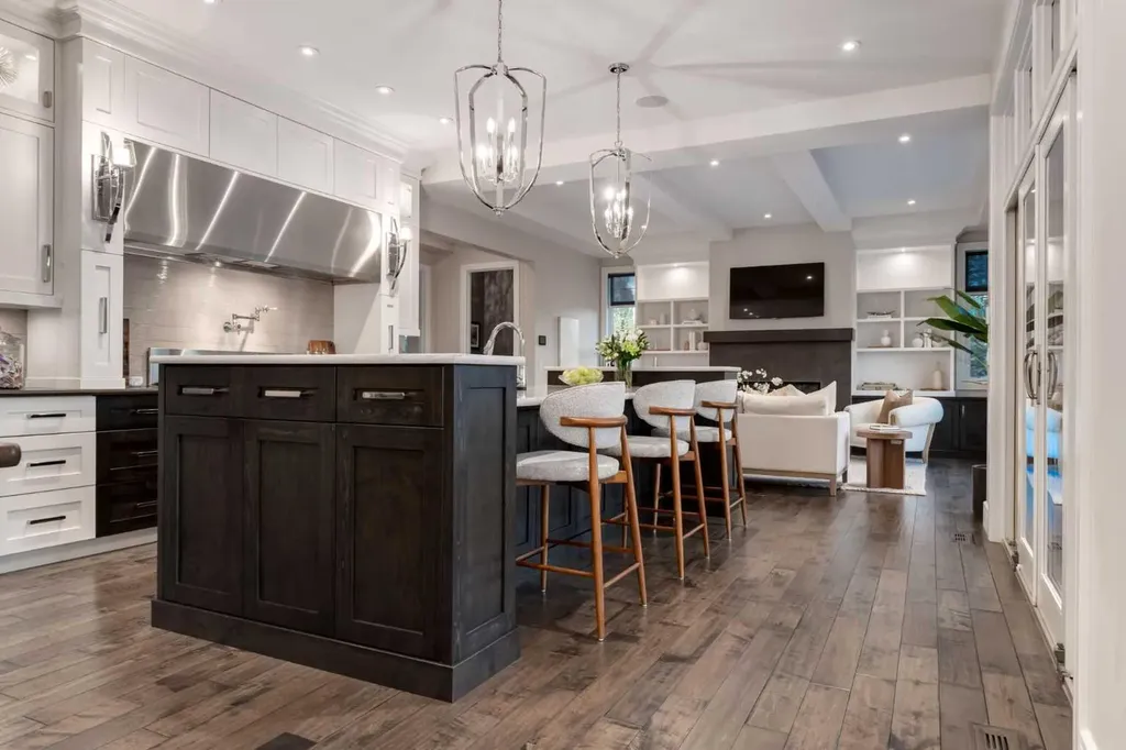 6 Heaver Gate Heritage Pointe AB T1S 4K1