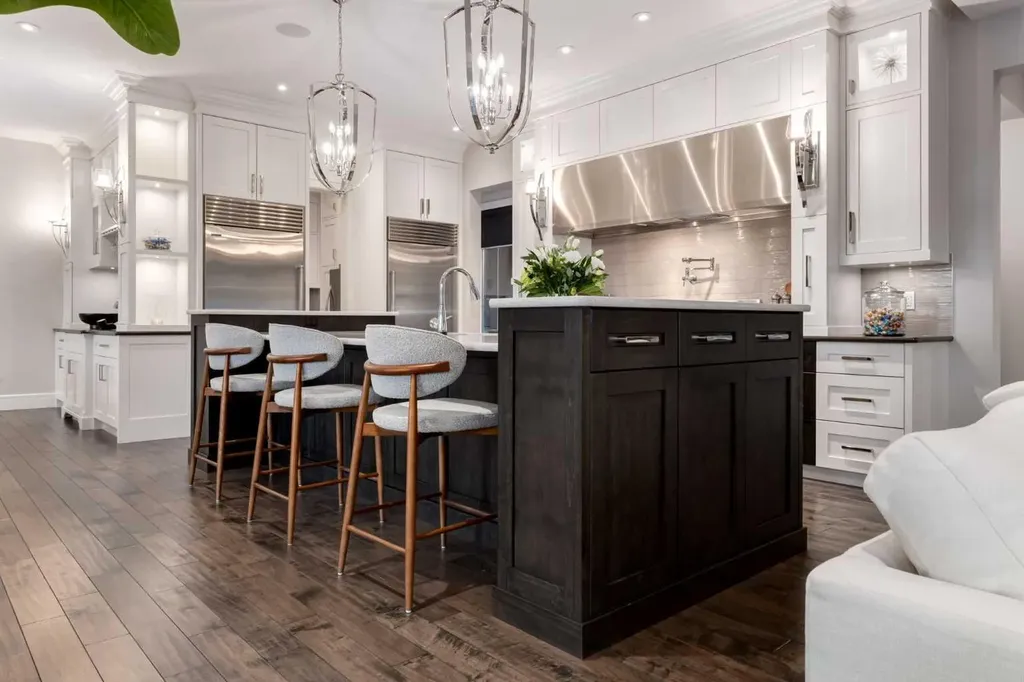 6 Heaver Gate Heritage Pointe AB T1S 4K1