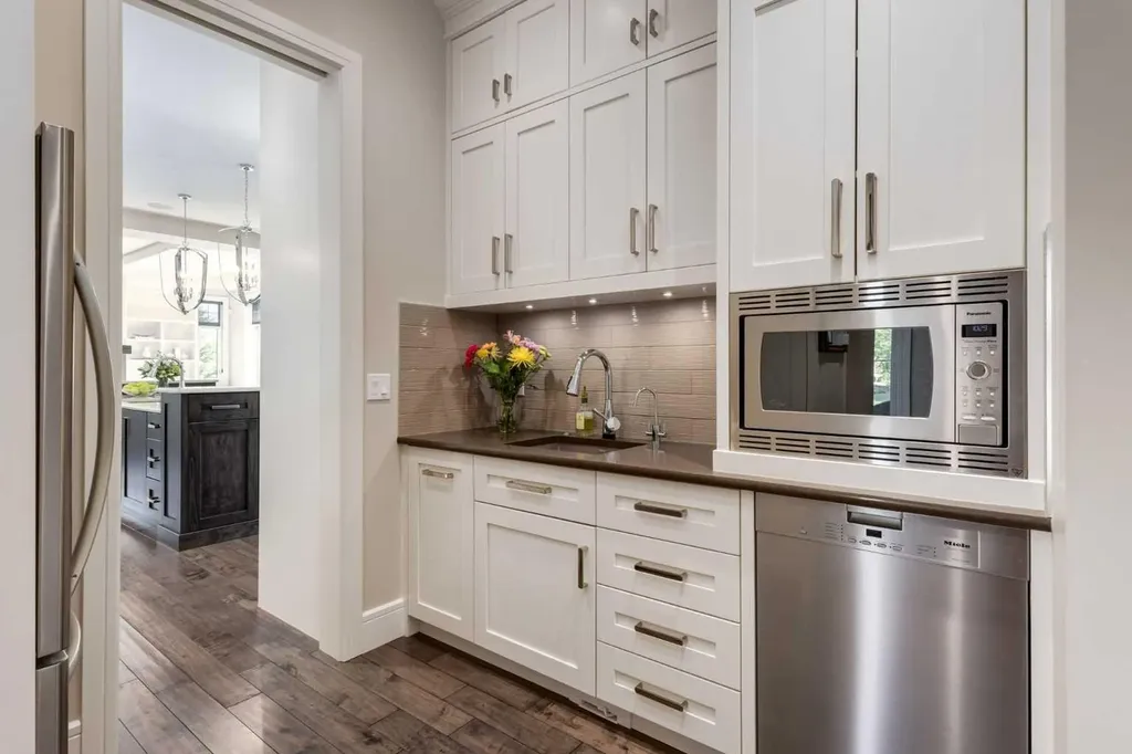 6 Heaver Gate Heritage Pointe AB T1S 4K1