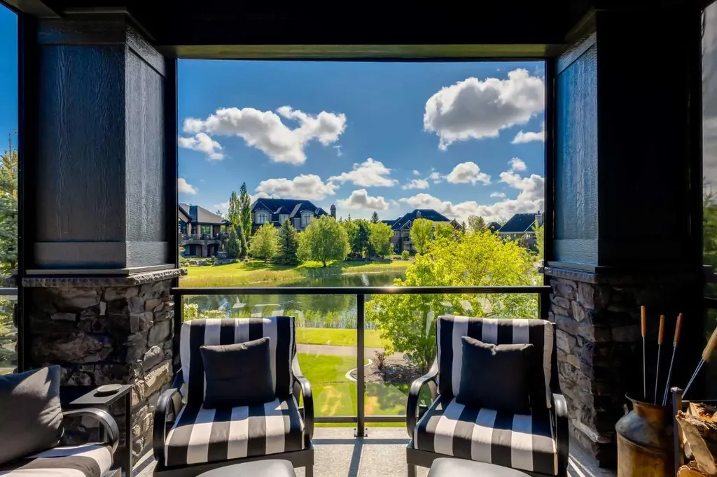 6 Heaver Gate Heritage Pointe AB T1S 4K1
