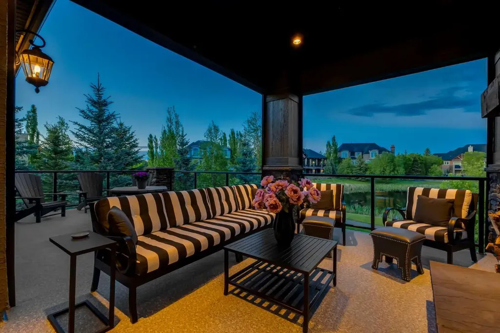 6 Heaver Gate Heritage Pointe AB T1S 4K1