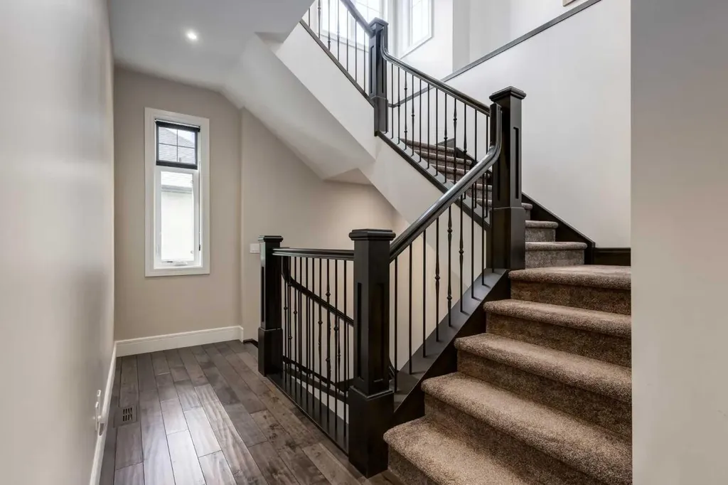 6 Heaver Gate Heritage Pointe AB T1S 4K1