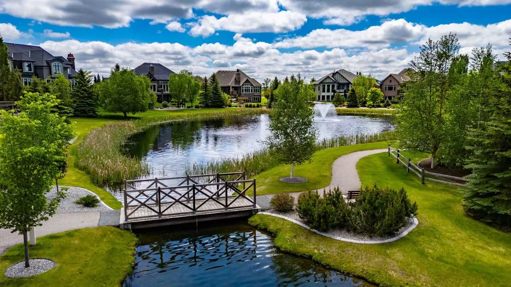6 Heaver Gate Heritage Pointe AB T1S 4K1