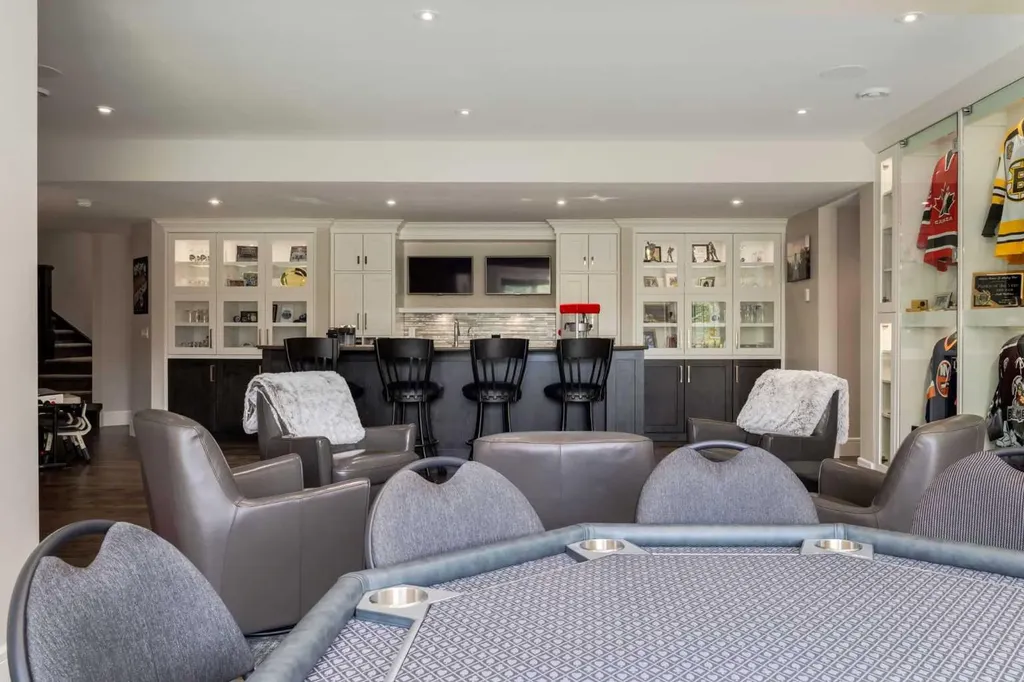 6 Heaver Gate Heritage Pointe AB T1S 4K1