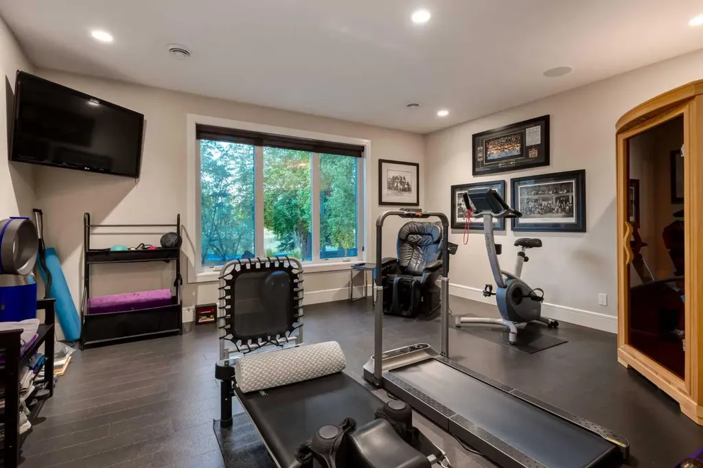6 Heaver Gate Heritage Pointe AB T1S 4K1