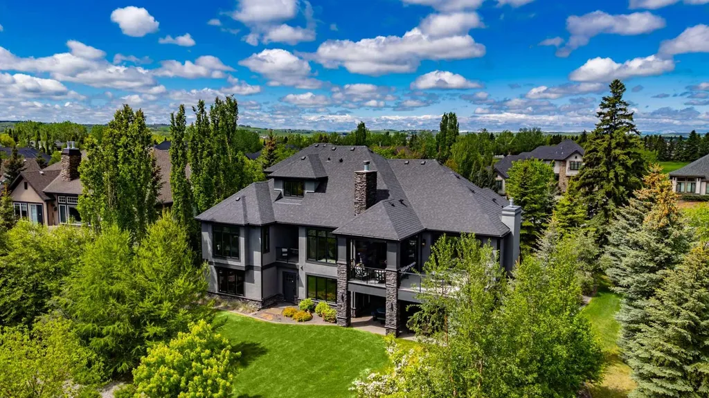 6 Heaver Gate Heritage Pointe AB T1S 4K1
