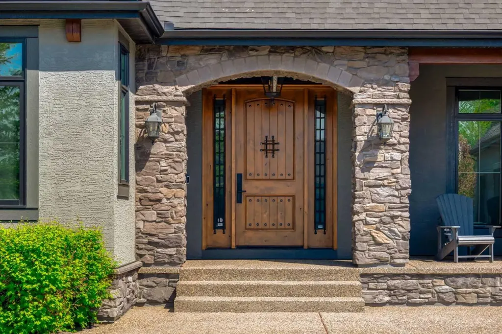 6 Heaver Gate Heritage Pointe AB T1S 4K1