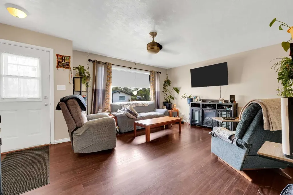 314 Bruce Avenue Carbon AB T0M 0L0