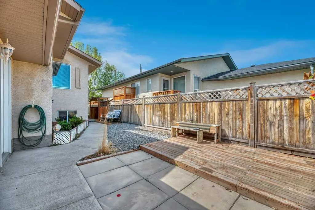 312 Strathaven Drive Strathmore AB T1P 1M2