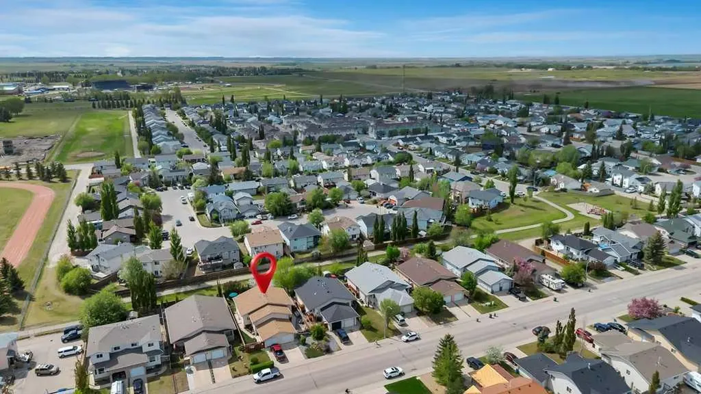 312 Strathaven Drive Strathmore AB T1P 1M2