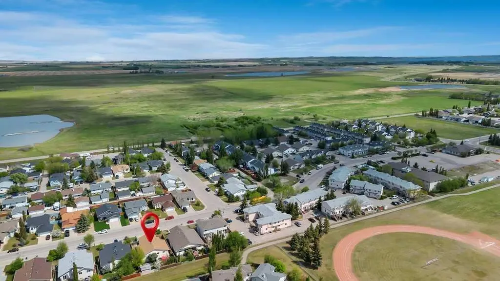 312 Strathaven Drive Strathmore AB T1P 1M2