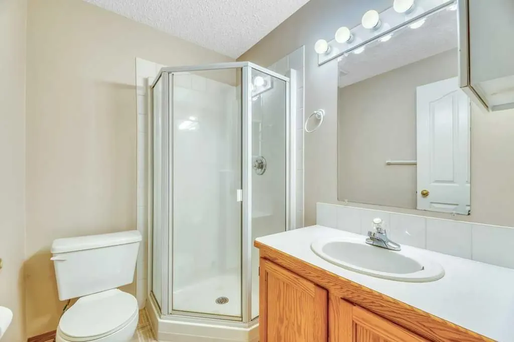 312 Strathaven Drive Strathmore AB T1P 1M2