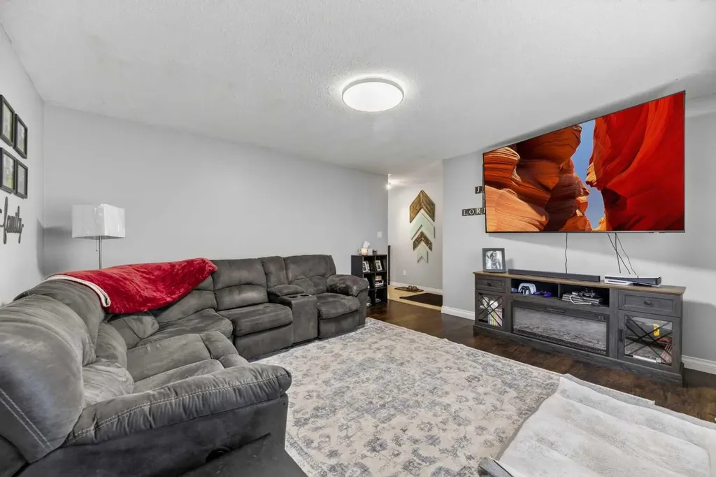 5609 Sherwood Crescent Olds AB T4H 1C5