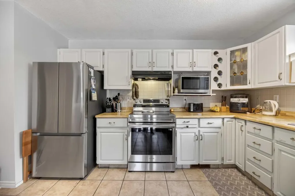 5609 Sherwood Crescent Olds AB T4H 1C5