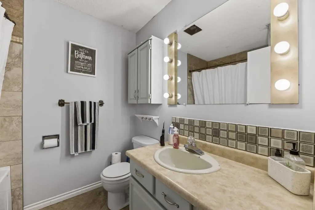 5609 Sherwood Crescent Olds AB T4H 1C5