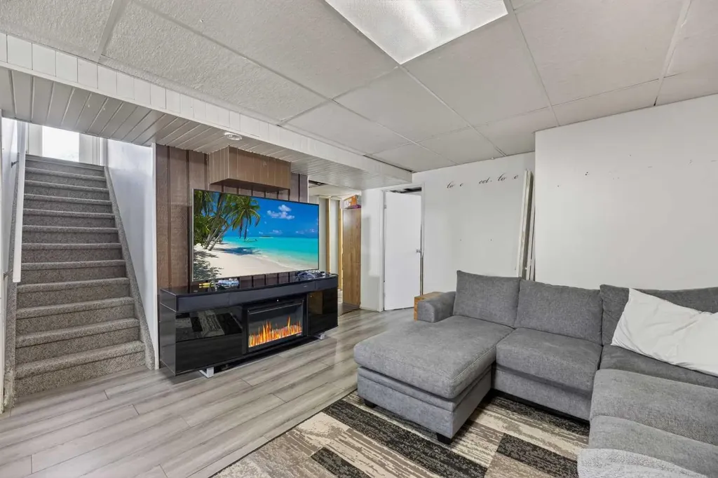 5609 Sherwood Crescent Olds AB T4H 1C5