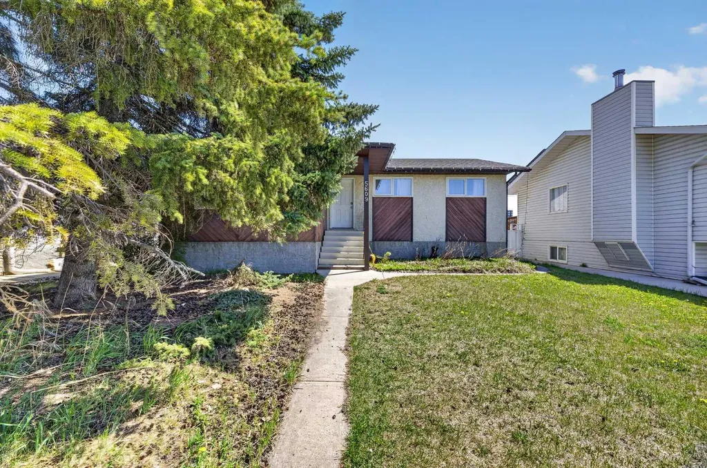 5609 Sherwood Crescent Olds AB T4H 1C5
