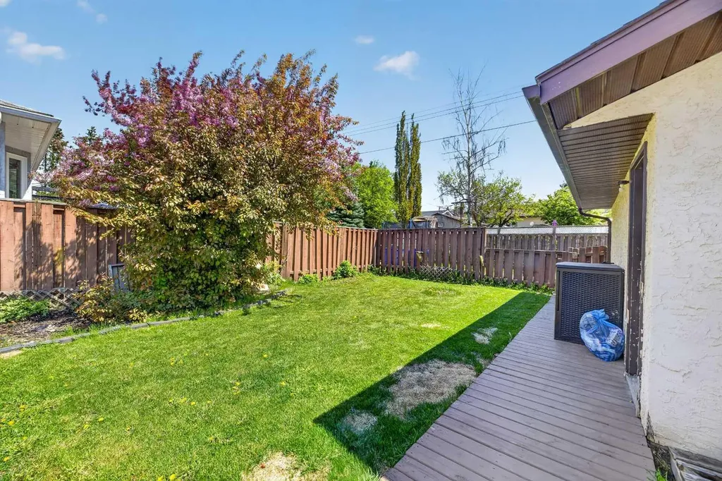 5609 Sherwood Crescent Olds AB T4H 1C5