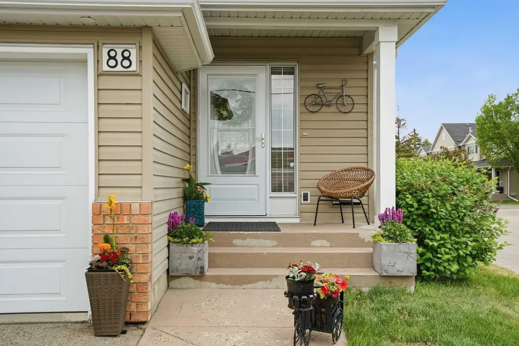 88 Chaparral Ridge Terrace SE Calgary AB T2X 3N6