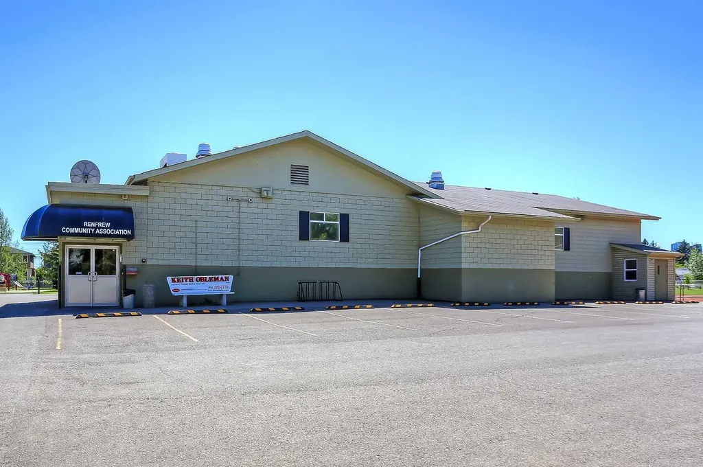 716 5 Street NE Calgary AB T2E 3W8
